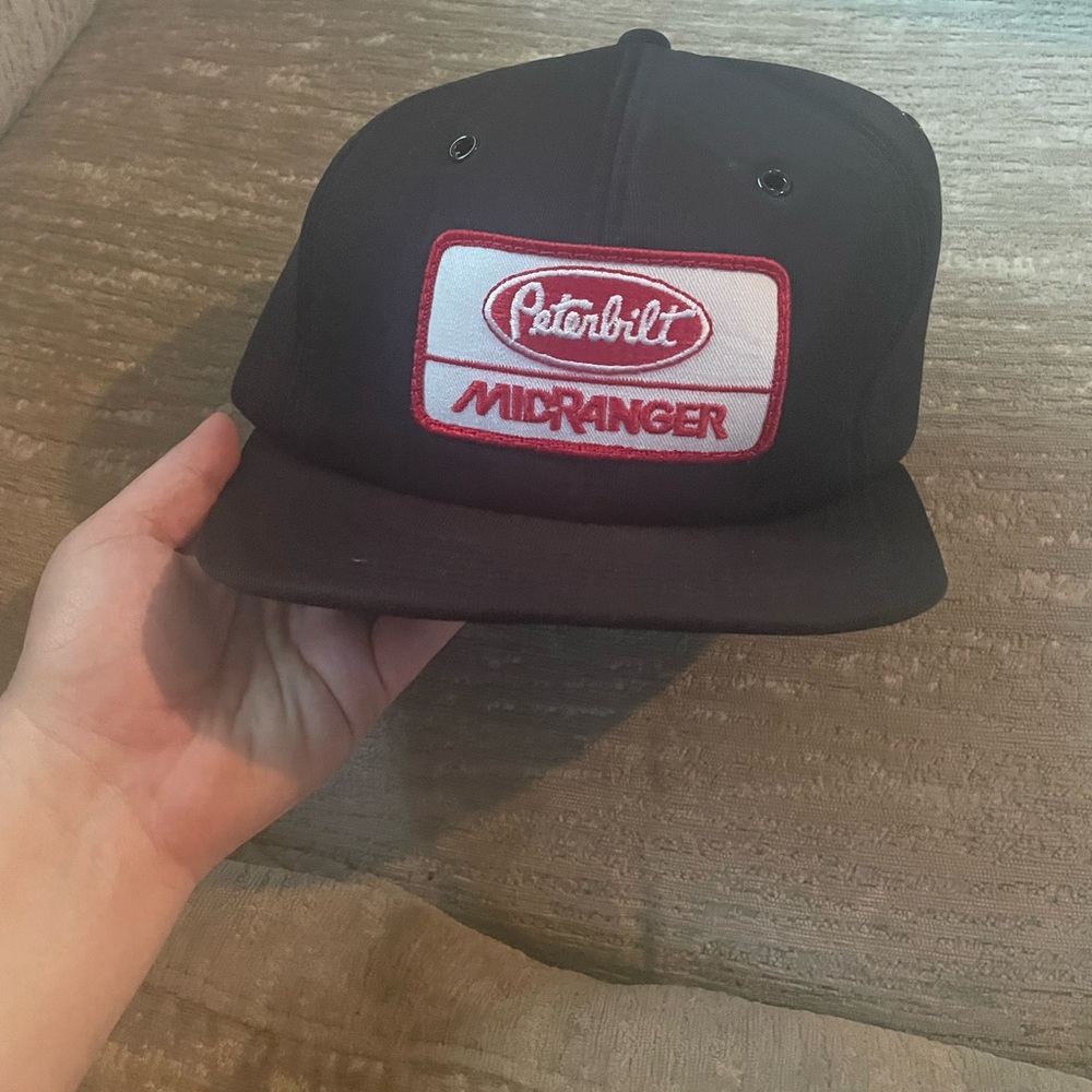 Peterbilt Midranger Black Cap